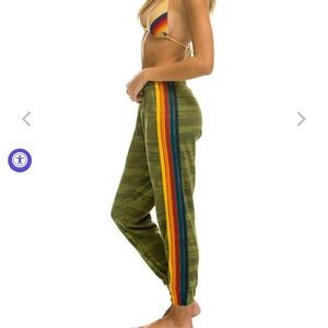 Aviator nation 4 stripe camo sweatpants size small